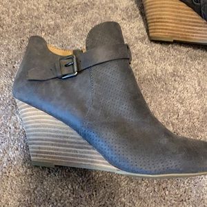 Like new grey wedge booties!